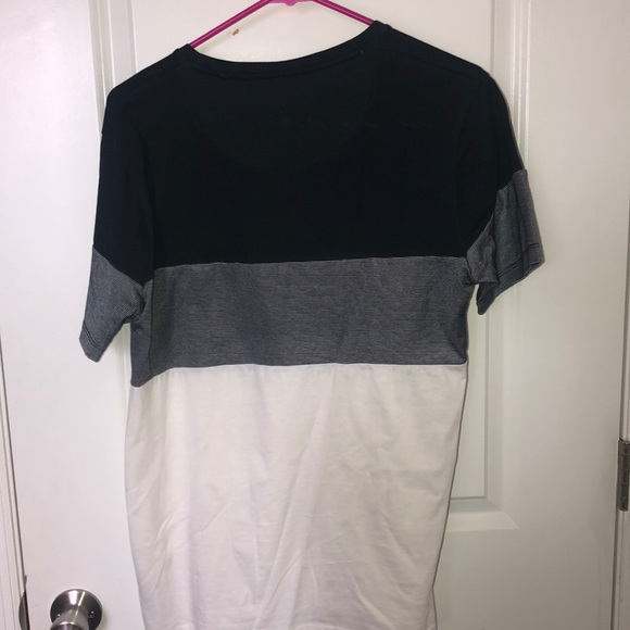 Denim& Flower tee worn once - Picture 4 of 4